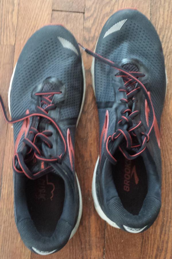 Only $95 + Review of Brooks Adrenaline GTS 20 | RunRepeat