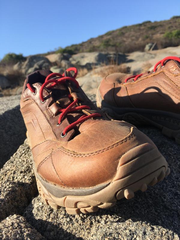 moab adventure hiking shoe