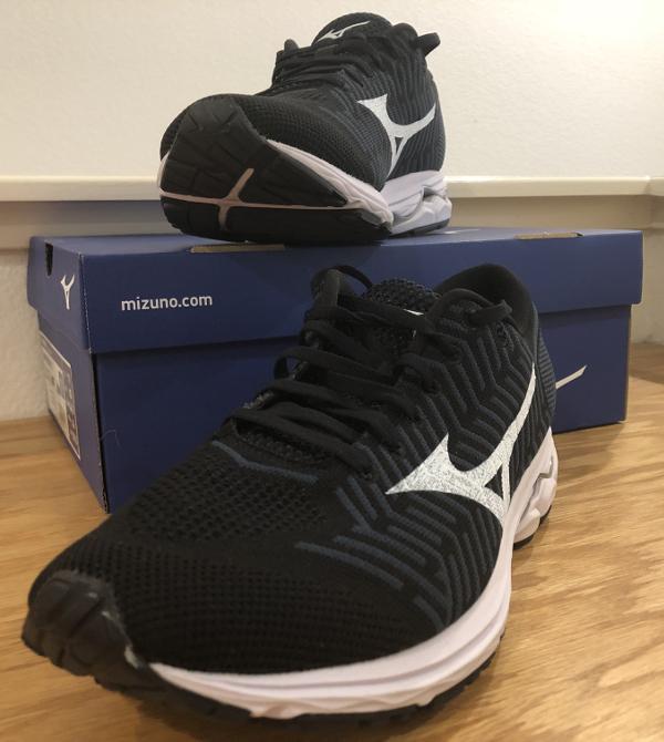 mizuno waveknit r1 review