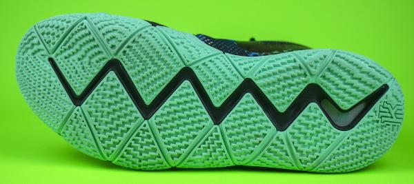 bottom of kyrie 4