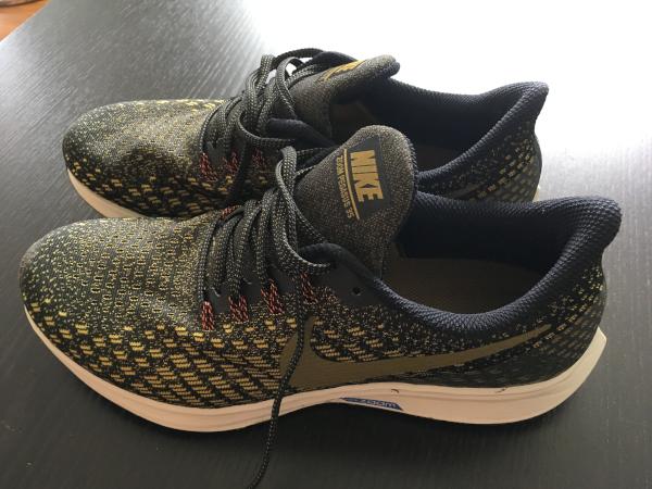 nike pegasus 35 black and gold