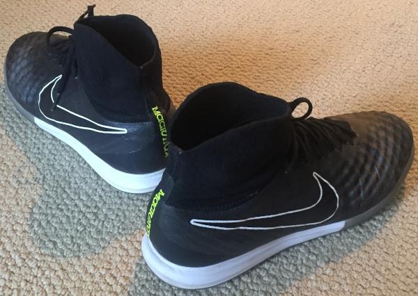 nike magistax proximo ii indoor soccer shoes