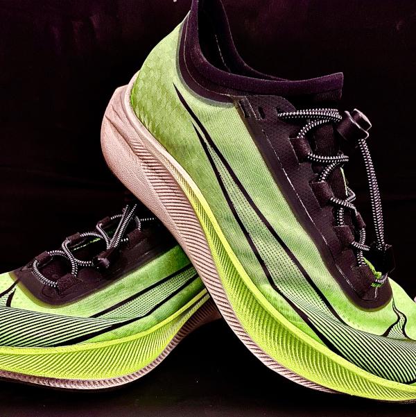 nike zoom fly 3 daily trainer