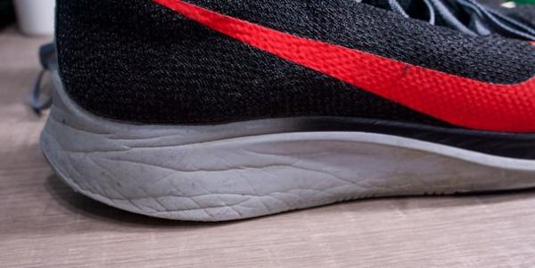 zoom fly carbon plate