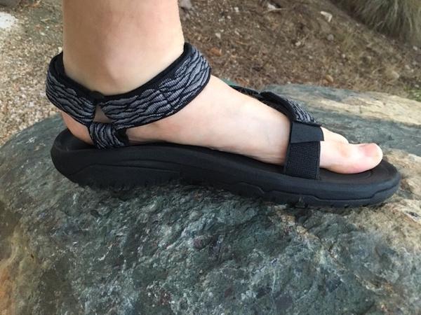 men's teva hurricane sandals